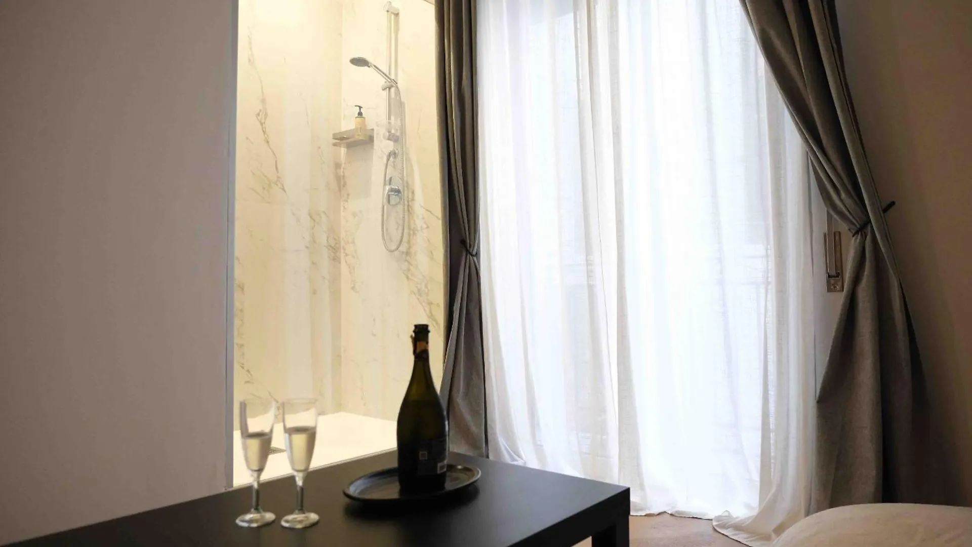 فندق مبيت وإفطار Mazzini Suites باليرمو إيطاليا